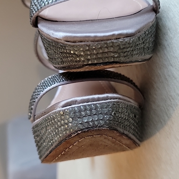 Vince Camuto Gernetto Platinum Crystal Stiletto Heels Size 7.5 - Picture 8 of 11